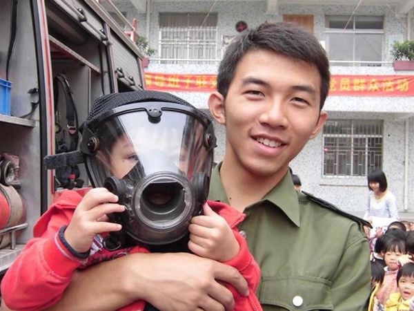 铁东无人机运载过程中如何确保货物包装的牢固性？